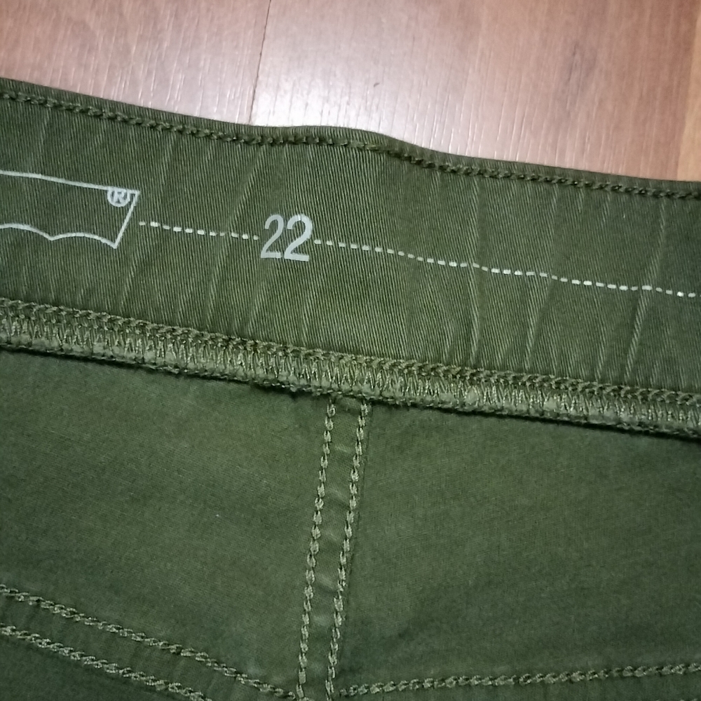 Women's Levi Jeggings - Picture 2 of 4